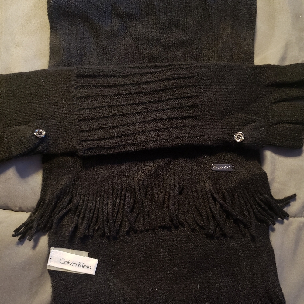 Calvin Klein 3 piece scarf, hat, & gloves